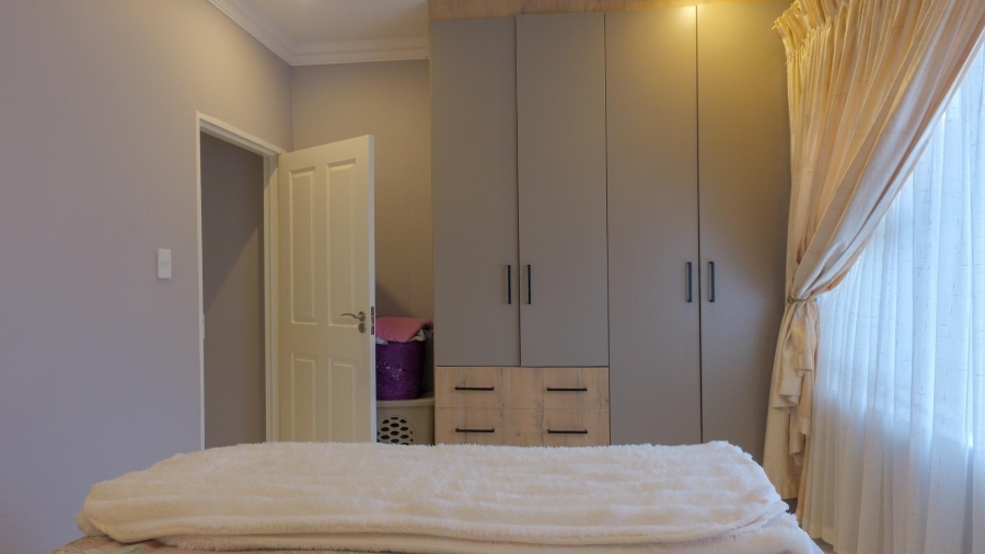 4 Bedroom Property for Sale in Waterkloof East North West